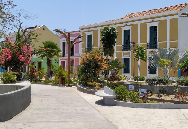 Imagen-Para-Casas-Coloniales-Casco-Historico-Puerto-Cabello-Por- Tu Mercado Ferretero