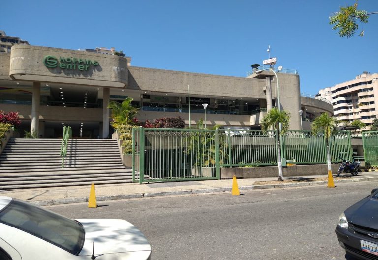 Imagen-Para-Fachada-Shopping-Center-Por-Tu Mercado Ferretero
