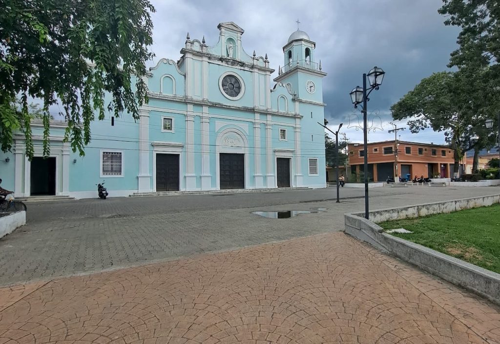 Imagen-Para-Iglesia-San-Rafael-De-Bejuma-Por-Tu Mercado Ferretero