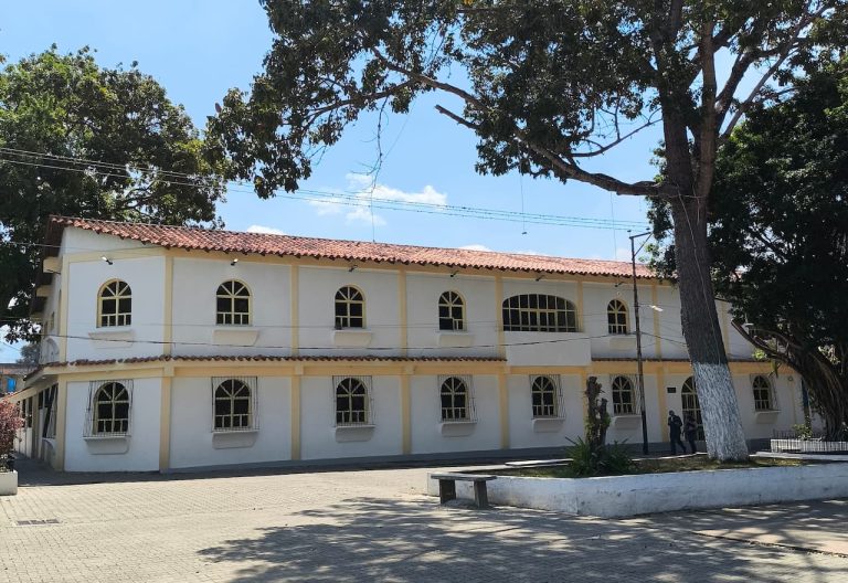 Imagen-Para-Plaza-Bolivar-Bejuma-Por-Tu Mercado Ferretero